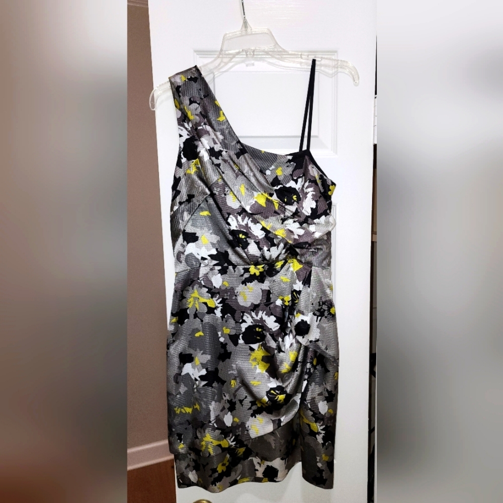 Cocktail dress/Date night/Wedding guest